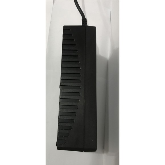 Tripp Lite Internet Office UPS Power INTERNET 550U TRIPPLITE Needs Battery AsIs - Picture 5 of 7